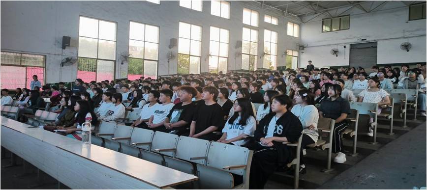 20231017伟德国际BETVlCTOR三会干部素质培训2.jpg